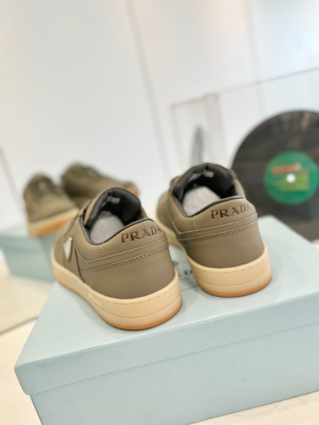 P-Sneakers