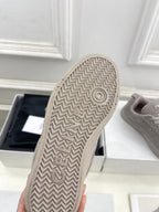 S-Sneakers